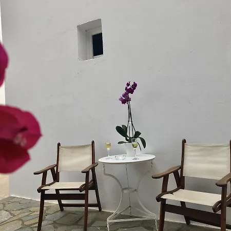 White Myth Guest house 2*